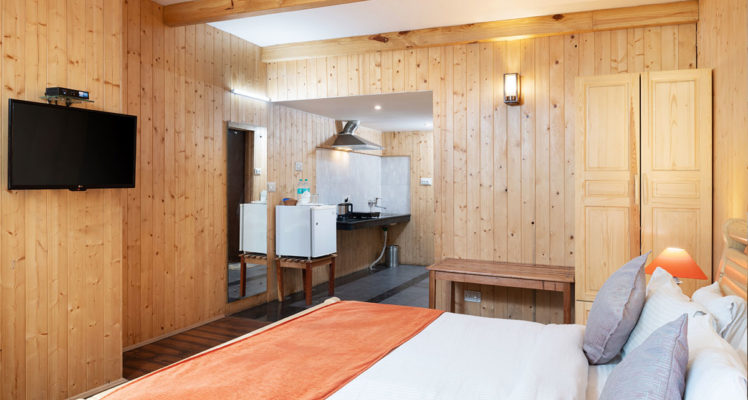 luxury-cottage-room-shobla-pine-royale-bed-kitchenette