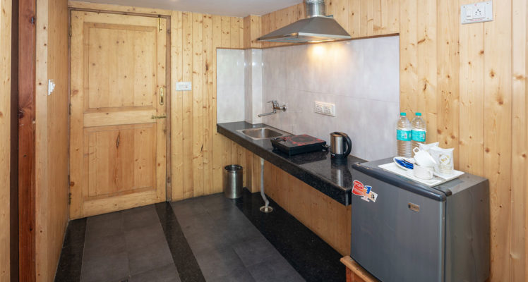 luxury-cottage-room-shobla-pine-royale-kitchenette-detail